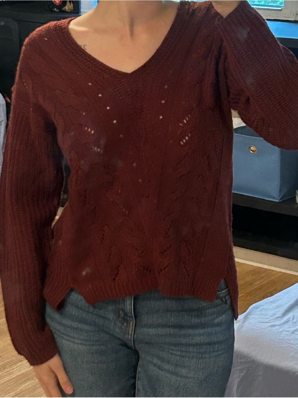 Women’s V-Neck Cable Knit Sweater - Burgundy